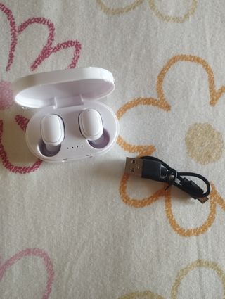 Auriculares blancos
