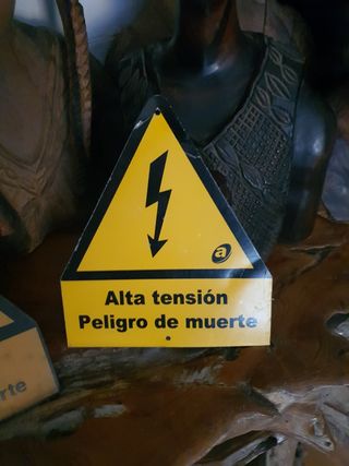 2 Placas Alta Tensión - Peligro Muerte
