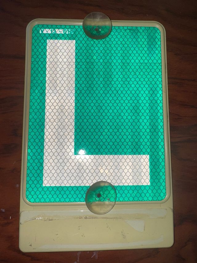 Placa L Conductor Novel - Coche