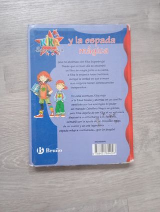 Kika Superbruja y la espada mágica (Spanish Edi...
