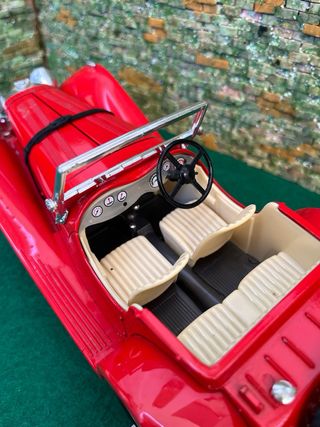 Jaguar SS 100 (1937) – Escala 1:18