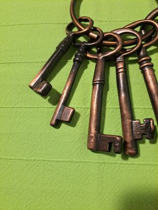 LLAVES METÁLICAS - JUEGO 6 - DECORACIÓN.