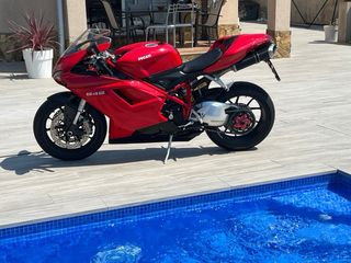 Ducati 848 - Moto roja