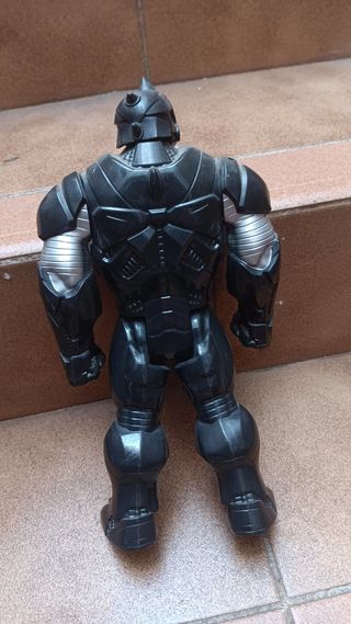 2 Figuras Iron Man y 1 de Rino Marvel
