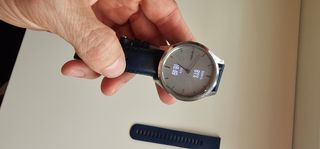 Garmin vivomove Luxe Azul y Plata