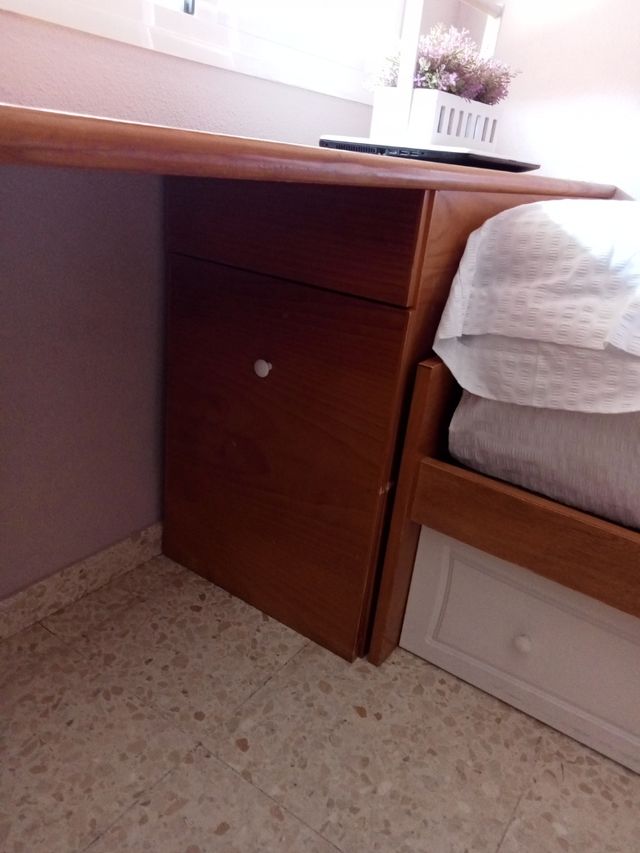 Escritorio de 2,35m madera marrón con zapate