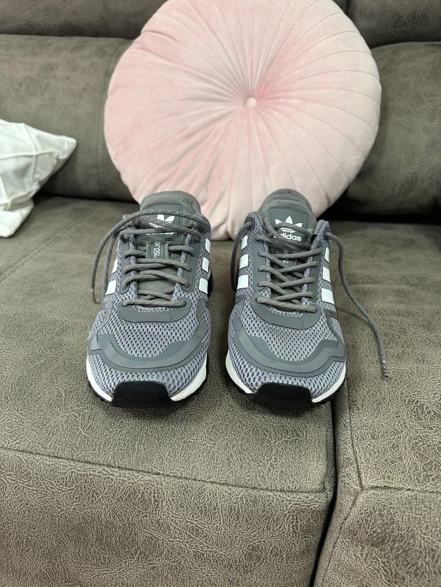 Zapatillas Adidas Gris - Deportivas