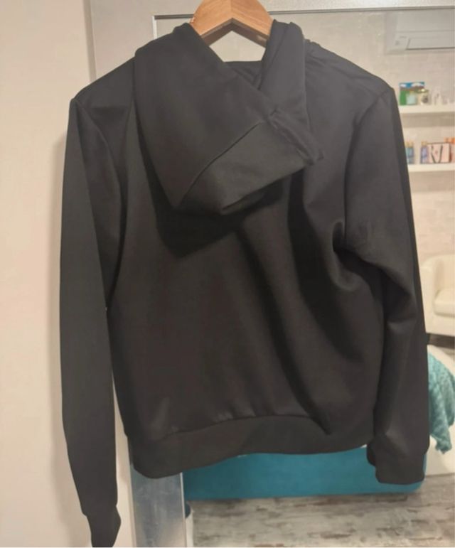 Chaqueta negra McKenzie