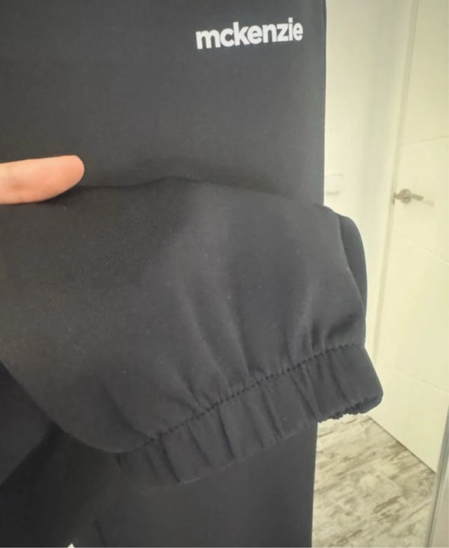 Pantalones deportivos McKenzie negros