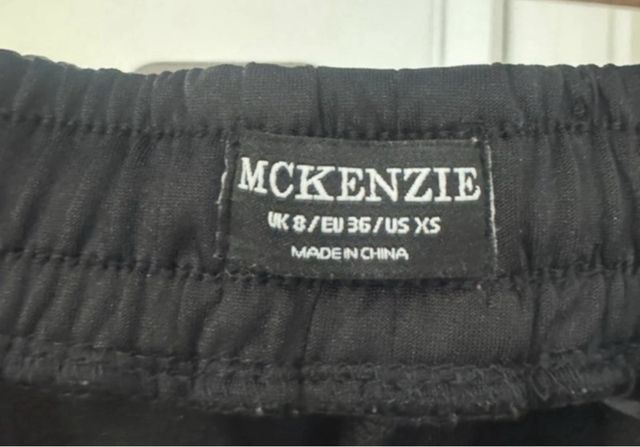 Pantalones deportivos McKenzie negros