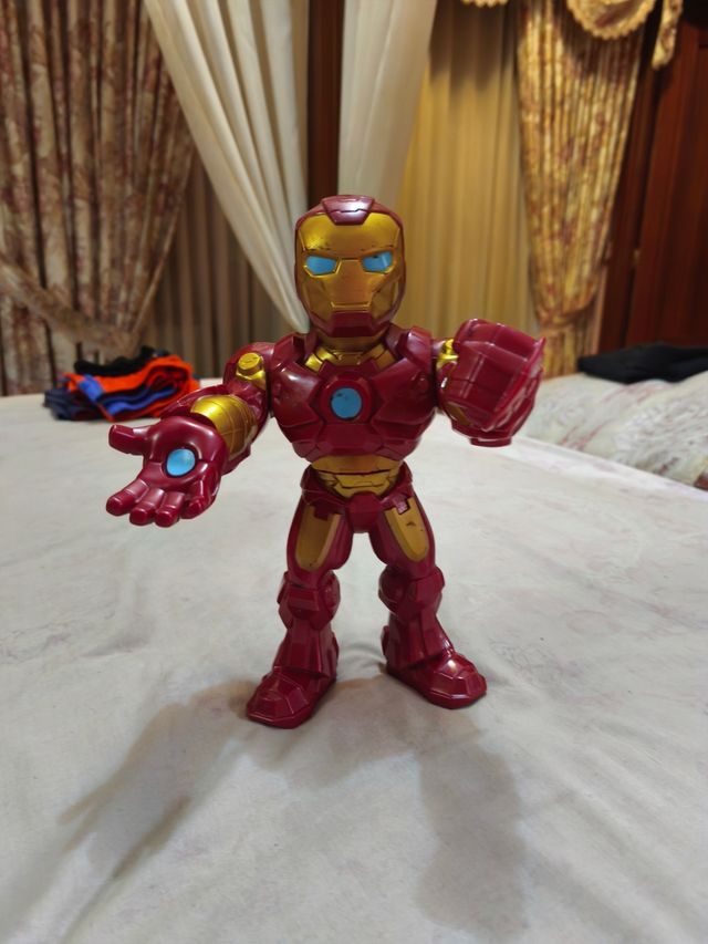 Brinquedo Robô Homem de Ferro