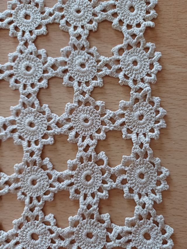 Centro uncinetto beige cotone