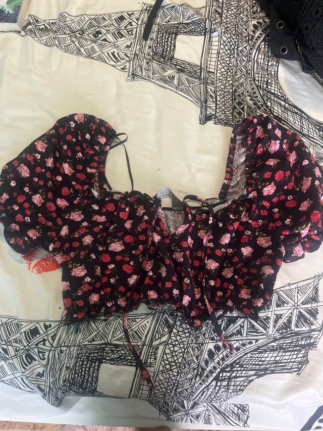 Jersey Bershka + top rojo