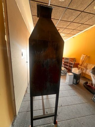 Parrilla exterior metálica negra