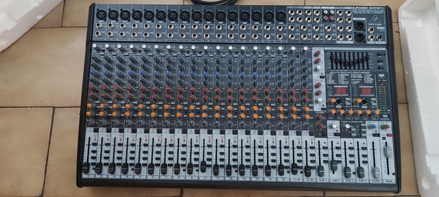 BEHRINGER SX2442FX Mezclador 24 canales URGE VENDE