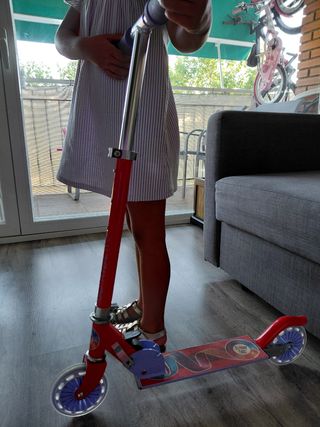 Patinete infantil rojo