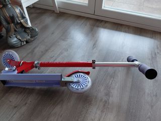 Patinete infantil rojo