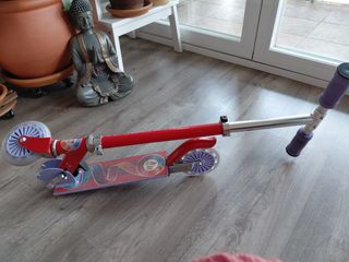 Patinete infantil rojo