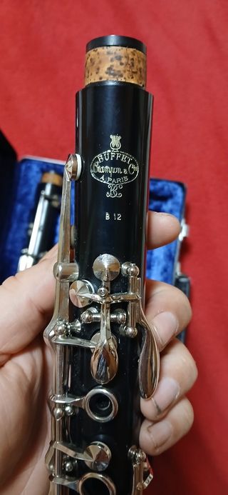 Clarinete B12 logo grabado