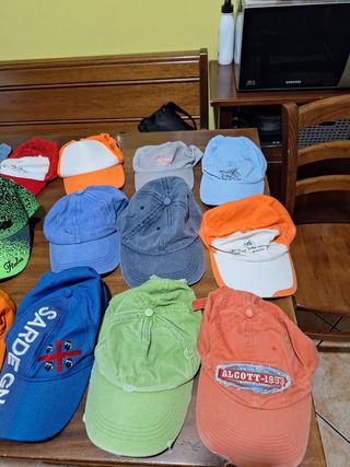 15 Cappelli Usati Vari Colori prezzo per singolo