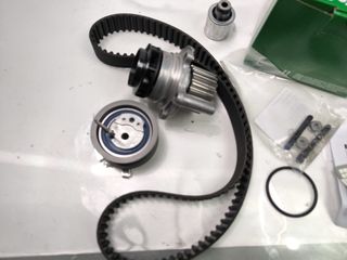 Bomba agua INA 530 0201 32 + Correa