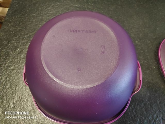 Tupperware - Recipiente Púrpura..