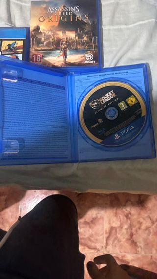 PS4 + 2 mandos y 3 juegos 