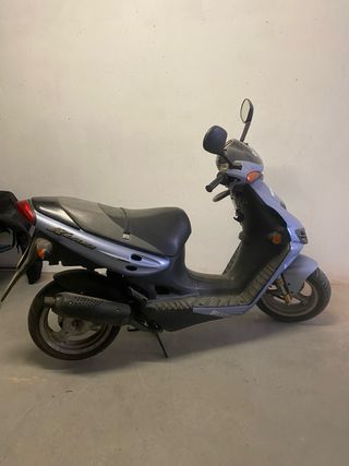 Suzuki Katana 50cc: ¡Scooter en buen estado!