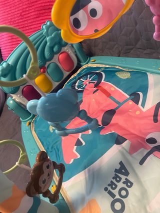 Alfombra actividades bebé piano