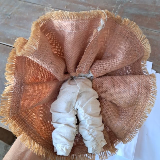 Bambola porcellana capelli ricci