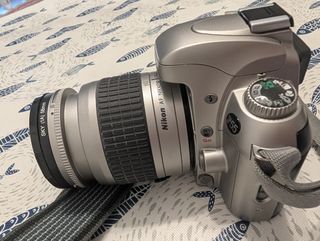 Nikon F55 - Cámara réflex analógica