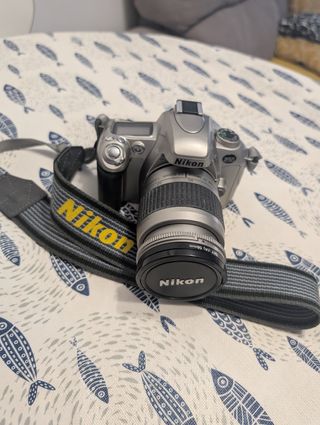 Nikon F55 - Cámara réflex analógica