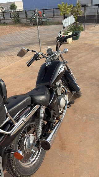 Suzuki Marauder 125cc - 22000km (carnet de coche)