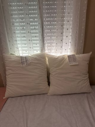 2 Cojines blancos - sin usar