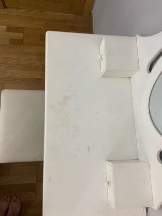 Tocador blanco con espejo