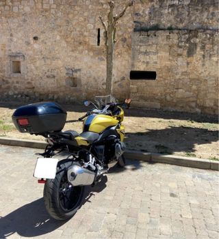 Top Case original BMW para R 1250 RS de 30 litros.
