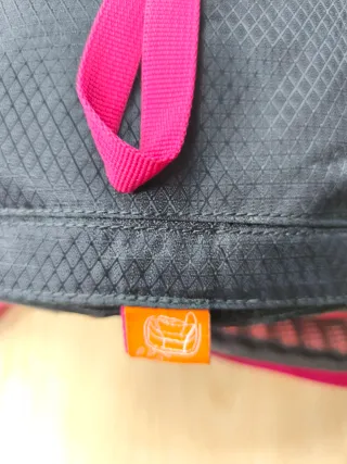 Mochila Quechua Forclaz 30 Air Gris/Rosa