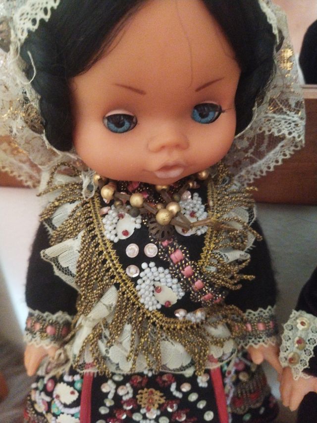 Pareja de muñecos regionales