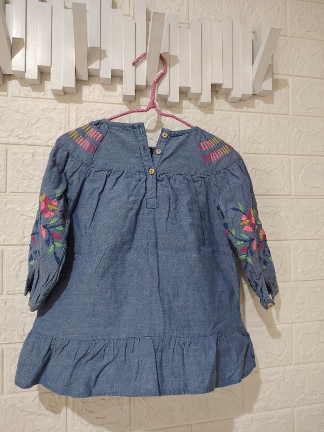 Vestido vaquero niña 9-12m. Zara.