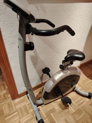 Bicicleta estática ejercicio