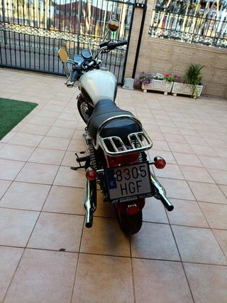 Triumph Bonneville T100 - V80