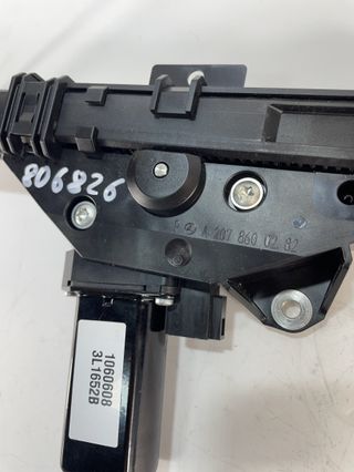 GUÍA CINTURÓN DELANTERO DERECHO MERCEDES-BENZ A2078600282