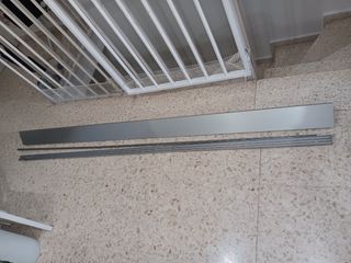 Riel para cortina - metal gris
