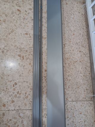 Riel para cortina - metal gris