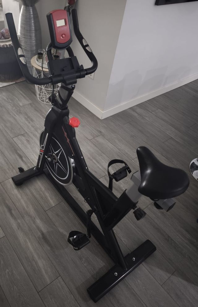 Bicicleta estática ejercicio
