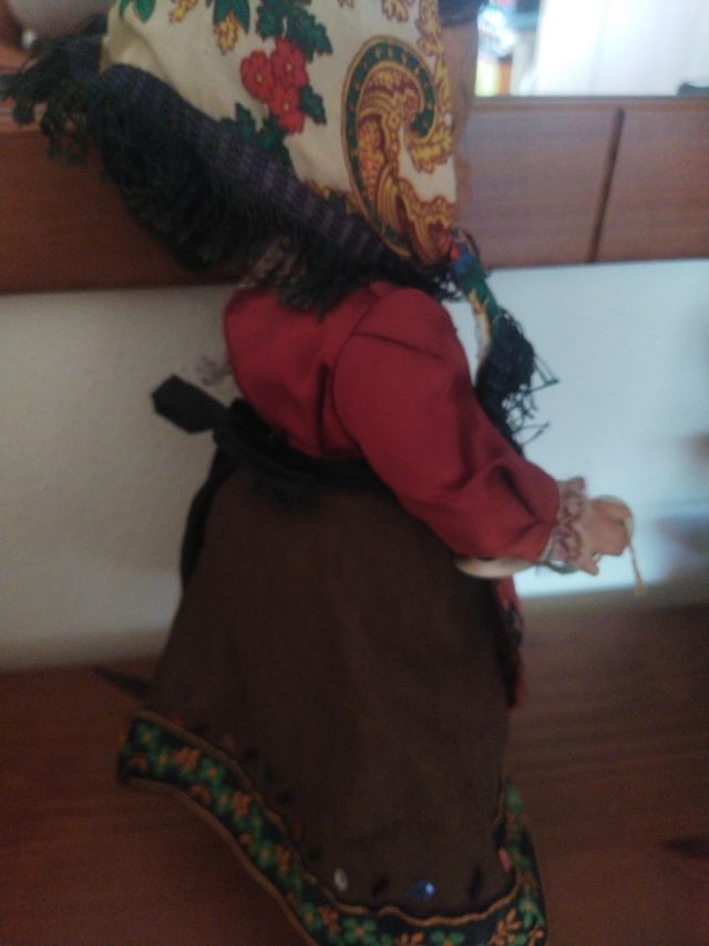 Muñeca con traje regional