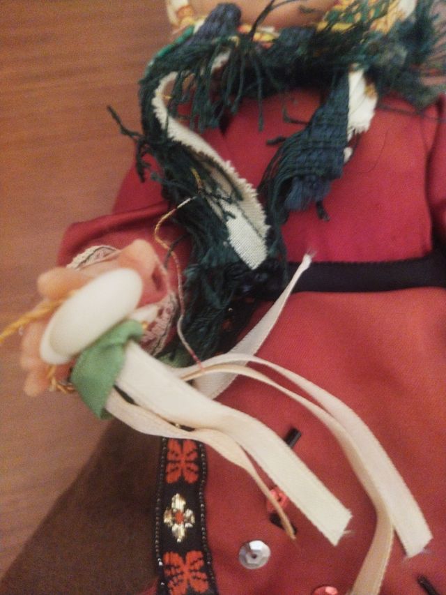 Muñeca con traje regional