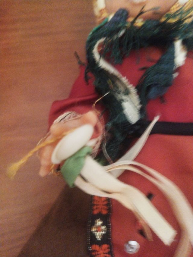 Muñeca con traje regional