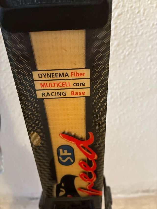 Esquís Dynastar con fijaciones  negociable