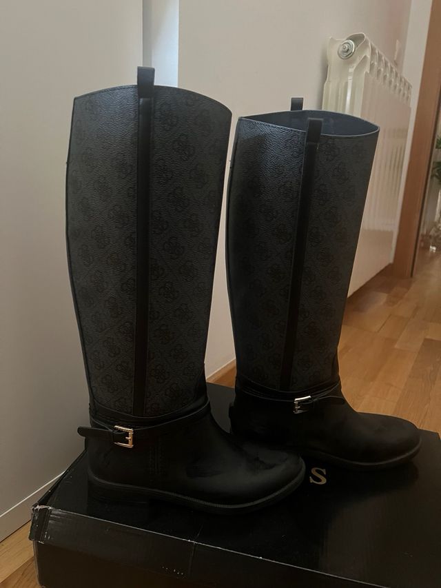 Botas altas Guess negras, talla 38